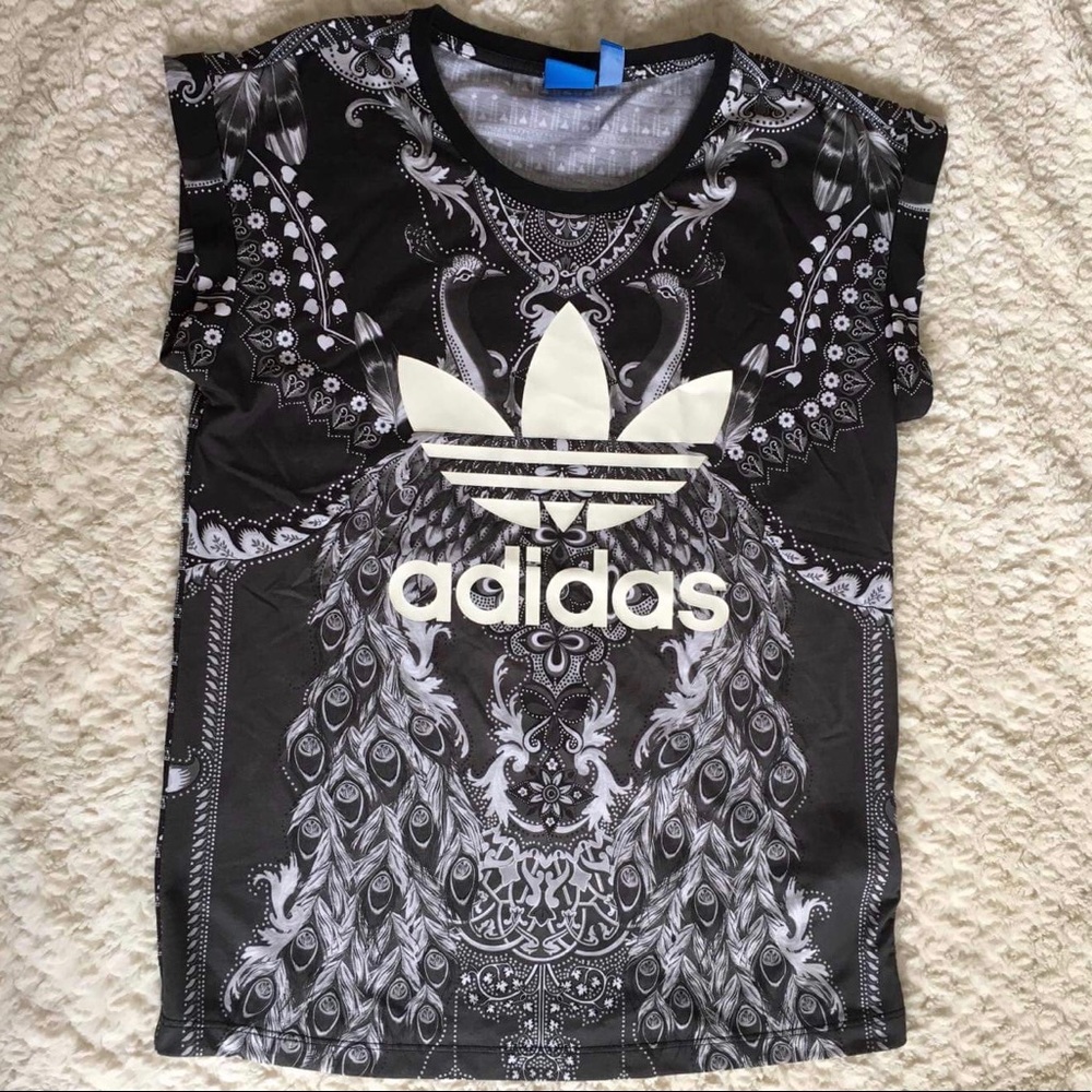 Women’s Adidas top
